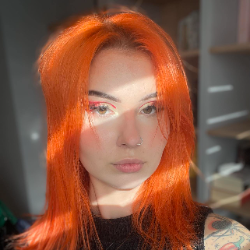 Weronika Gliwińska / ig redhead.piercing
